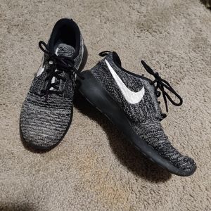 SOLD Nike Roshe One Flyknit sneaker